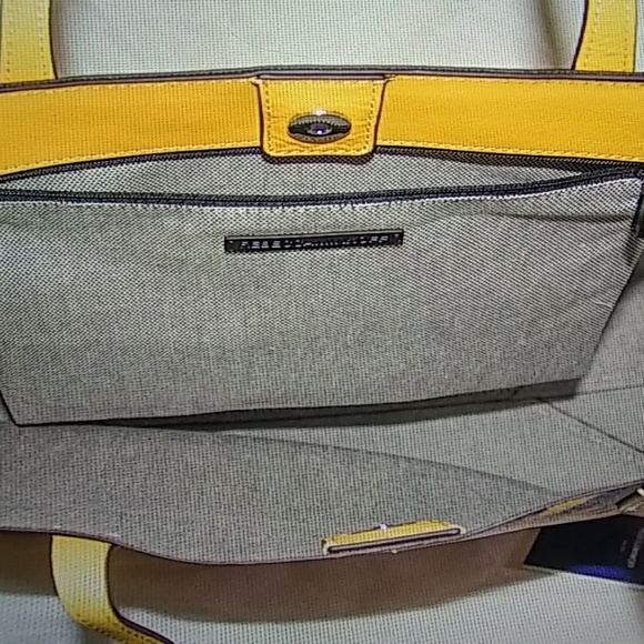 Purse - Picture 2 of 3